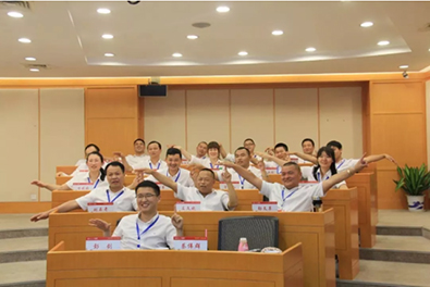 湖南望城县雷锋汽车运输有限公司,长沙城市交通,校车运营,安保服务,新能源科技