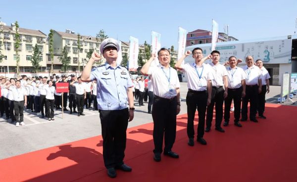 湖南骏达集团有限公司,长沙城市交通,校车运营,安保服务,新能源科技