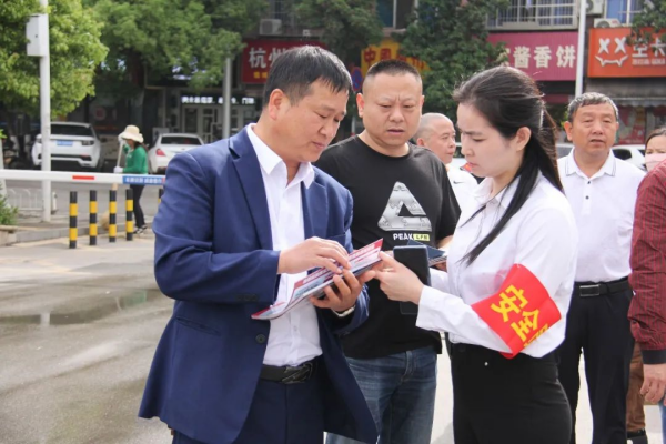 湖南骏达集团有限公司,长沙城市交通,校车运营,安保服务,新能源科技