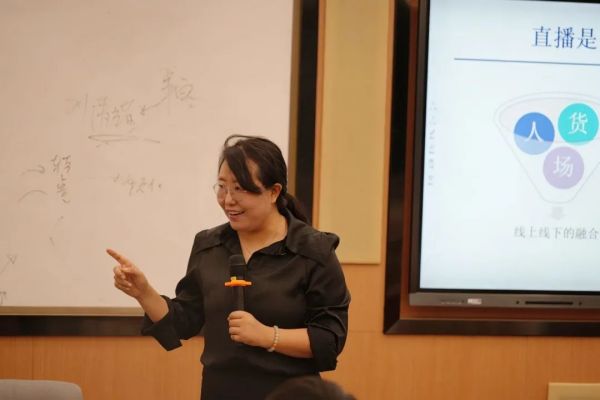 湖南骏达集团有限公司,长沙城市交通,校车运营,安保服务,新能源科技 湖南骏达集团有限公司,长沙城市交通,校车运营,安保服务,新能源科技