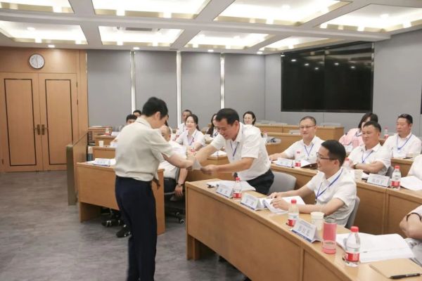 湖南骏达集团有限公司,长沙城市交通,校车运营,安保服务,新能源科技 湖南骏达集团有限公司,长沙城市交通,校车运营,安保服务,新能源科技