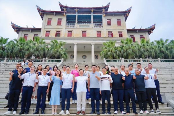 湖南骏达集团有限公司,长沙城市交通,校车运营,安保服务,新能源科技 湖南骏达集团有限公司,长沙城市交通,校车运营,安保服务,新能源科技
