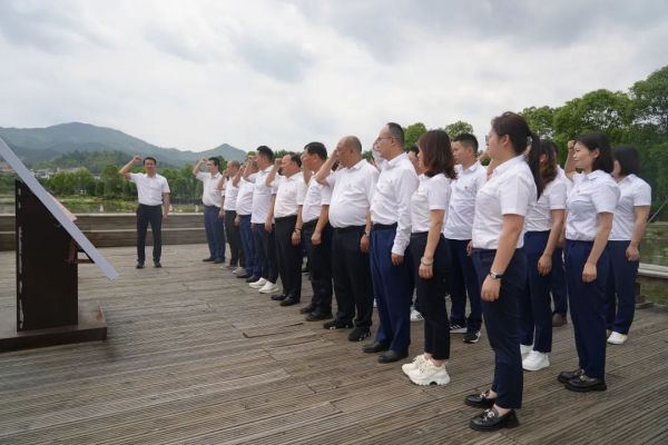湖南骏达集团有限公司,长沙城市交通,校车运营,安保服务,新能源科技 湖南骏达集团有限公司,长沙城市交通,校车运营,安保服务,新能源科技