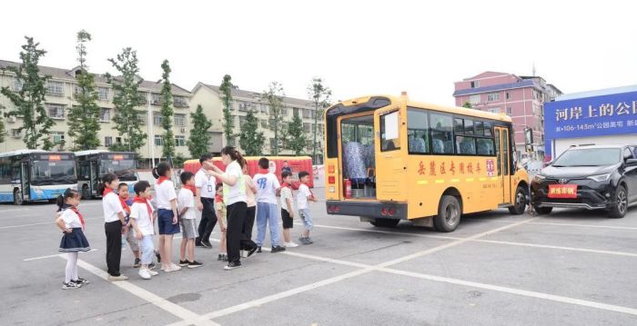 湖南骏达集团有限公司,长沙城市交通,校车运营,安保服务,新能源科技