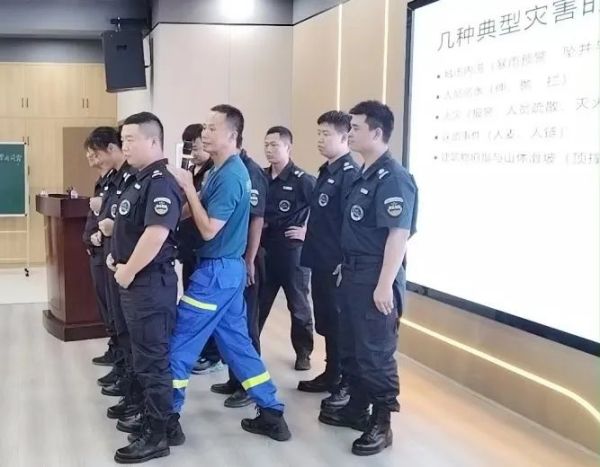湖南骏达集团有限公司,长沙城市交通,校车运营,安保服务,新能源科技