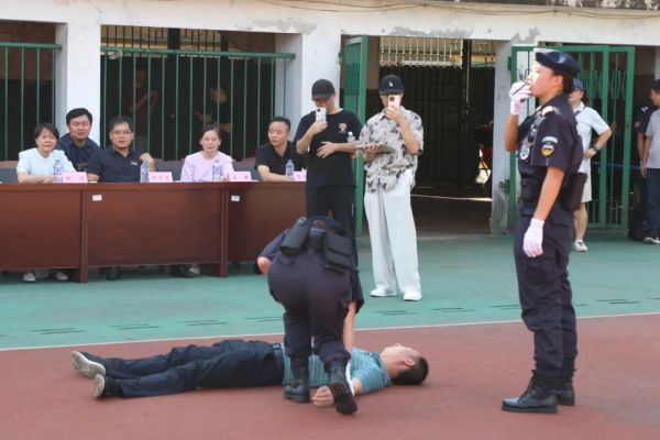 湖南骏达集团有限公司,长沙城市交通,校车运营,安保服务,新能源科技