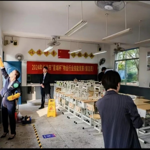 湖南骏达集团有限公司,长沙城市交通,校车运营,安保服务,新能源科技