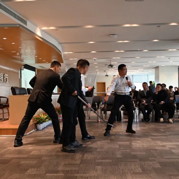湖南骏达集团有限公司,长沙城市交通,校车运营,安保服务,新能源科技 湖南骏达集团有限公司,长沙城市交通,校车运营,安保服务,新能源科技