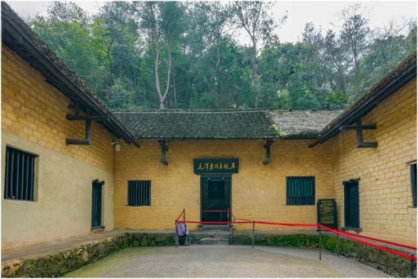湖南骏达集团有限公司,长沙城市交通,校车运营,安保服务,新能源科技 湖南骏达集团有限公司,长沙城市交通,校车运营,安保服务,新能源科技