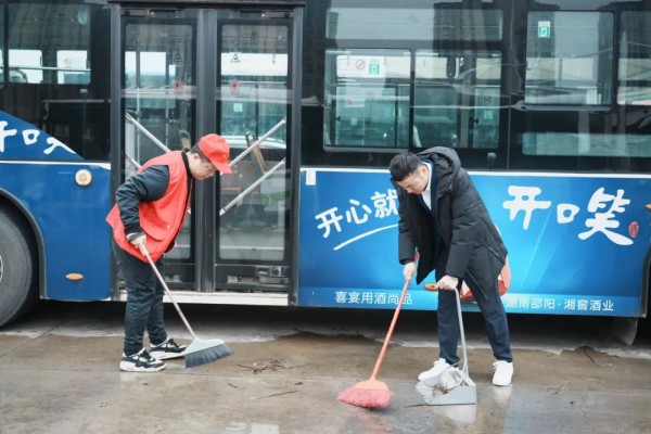 湖南骏达集团有限公司,长沙城市交通,校车运营,安保服务,新能源科技