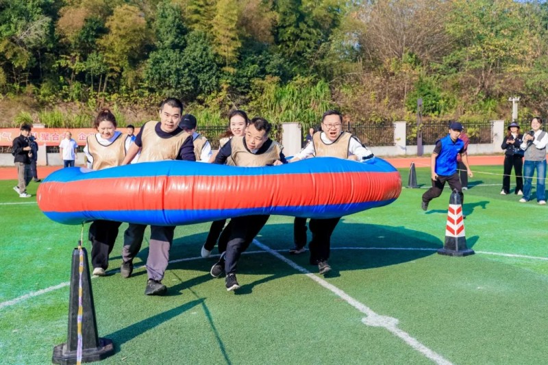 湖南骏达集团有限公司,长沙城市交通,校车运营,安保服务,新能源科技