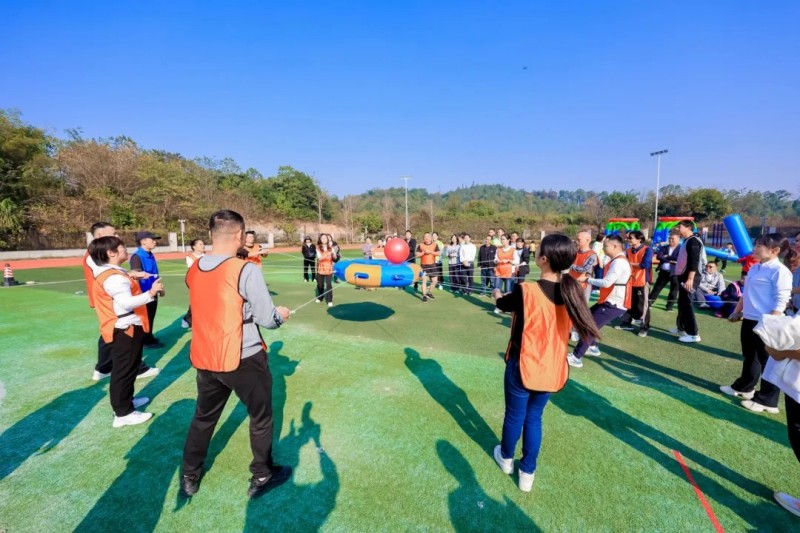 湖南骏达集团有限公司,长沙城市交通,校车运营,安保服务,新能源科技