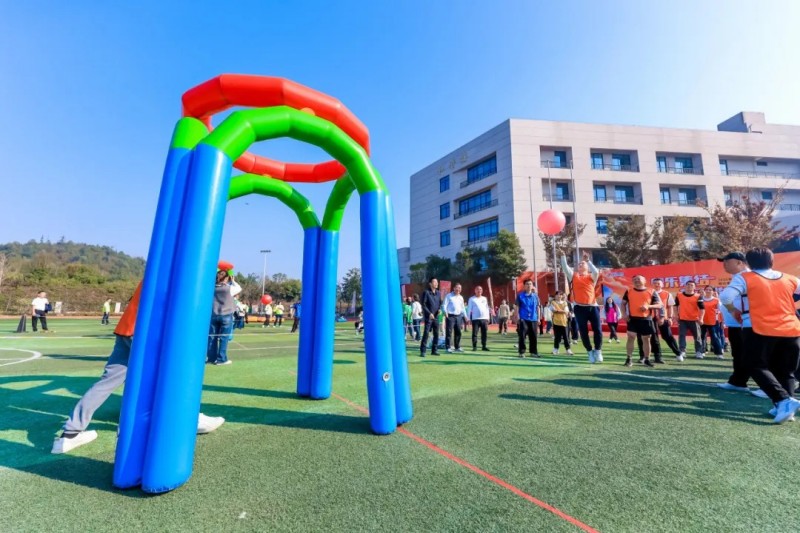 湖南骏达集团有限公司,长沙城市交通,校车运营,安保服务,新能源科技