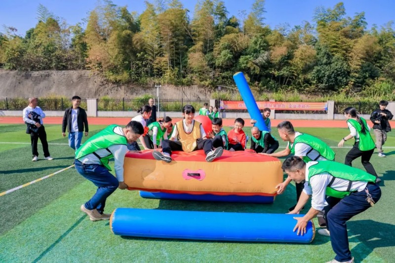 湖南骏达集团有限公司,长沙城市交通,校车运营,安保服务,新能源科技