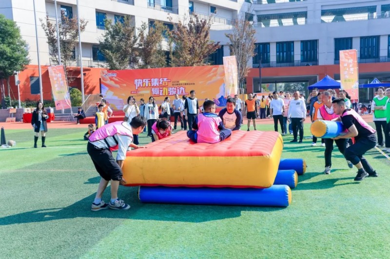 湖南骏达集团有限公司,长沙城市交通,校车运营,安保服务,新能源科技