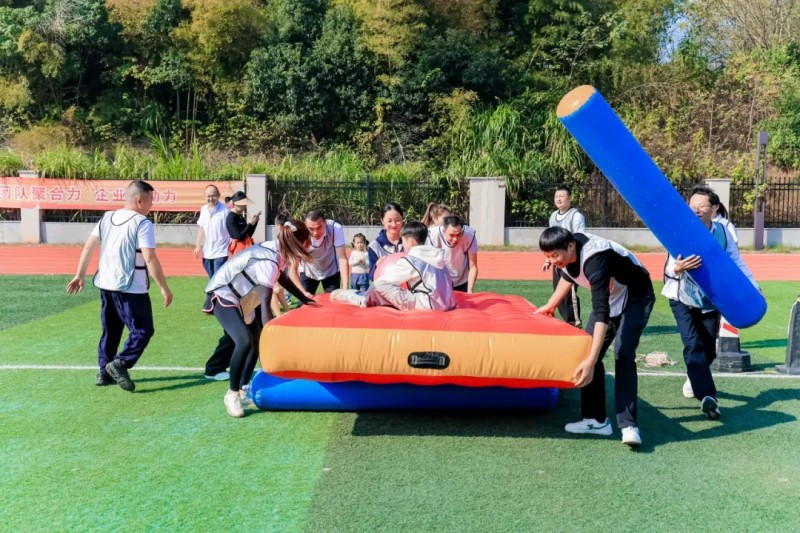 湖南骏达集团有限公司,长沙城市交通,校车运营,安保服务,新能源科技