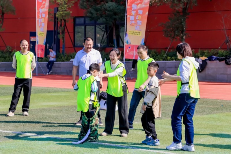 湖南骏达集团有限公司,长沙城市交通,校车运营,安保服务,新能源科技