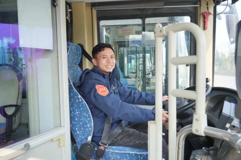 湖南骏达集团有限公司,长沙城市交通,校车运营,安保服务,新能源科技