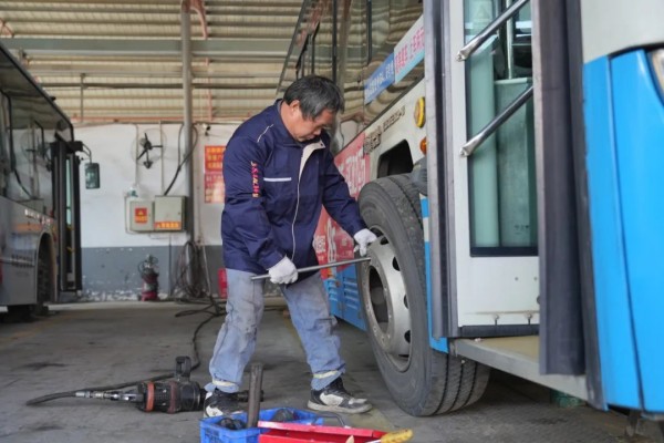 湖南骏达集团有限公司,长沙城市交通,校车运营,安保服务,新能源科技